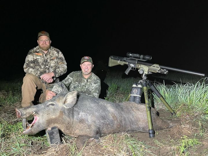 Brian "Pigman" Quaca with a huge hog harvested with the Umarex Hammer